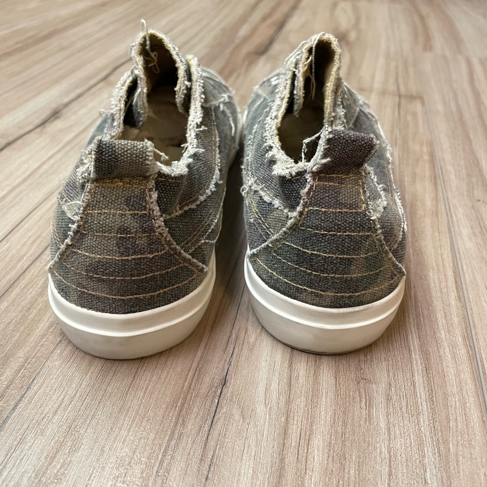 Corkys Babalu Size 7 Camo Sneakers - Picture 5 of 8